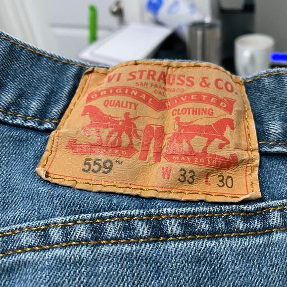 Levi's 559 Relaxed Straight Leg Jeans Mens Measures 33 x 27 Medium Wash Denim - Picture 3 of 6